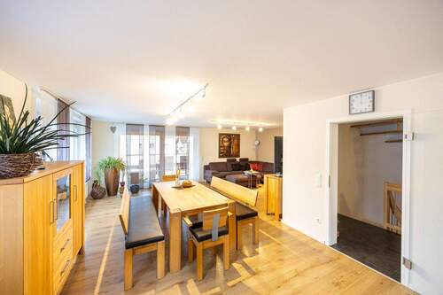 Essbereich - 5 Zimmer Doppelhaushälfte in Gemmrigheim