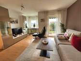 Wohnzimmer - Vermietete 2-Zimmer-ETW mit Garten und Garage - ruhige Lage
