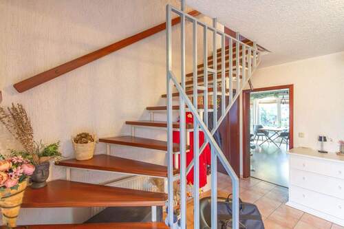 EG Treppe zum Dachgeschoss - 