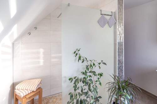 DG Große bodengleiche Dusche im Bad - 