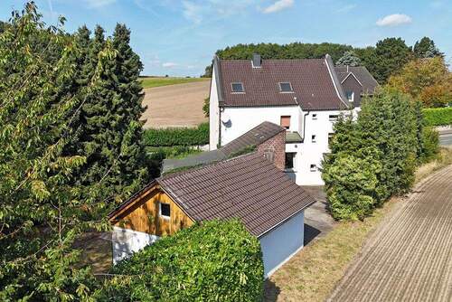 Luftbild - 7 Zimmer Einfamilienhaus in Witten / Stockum