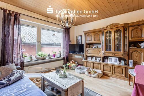 Wohnzimmer im Erdgeschoss - 