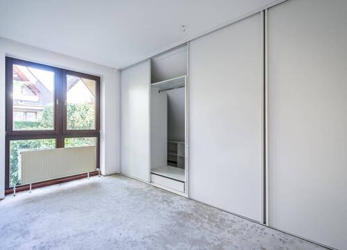 Schlafzimmer mit Ankleide - 