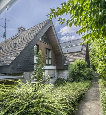 zum Eingang - 4 Zimmer Einfamilienhaus zum Kaufen in Wiesbaden