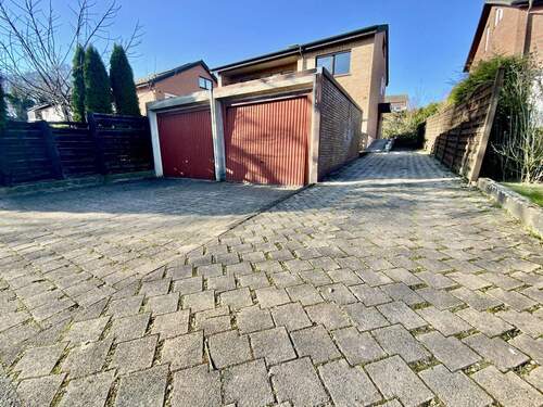 zwei Garagen - 8 Zimmer Einfamilienhaus zum Kaufen in Werne