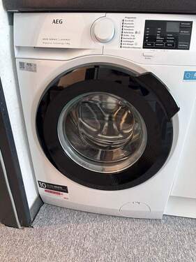 Waschmaschine in der Einbauzeile - 