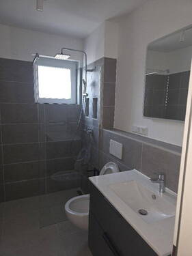 Bild 2 - 5 Zimmer Etagenwohnung zur Miete in Eschborn
