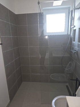 Bild 3 - 5 Zimmer Etagenwohnung in Eschborn