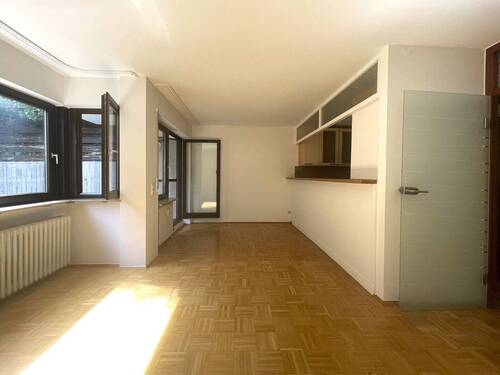 Wohn- und Esszimmer - 2 Zimmer Etagenwohnung in Stuttgart