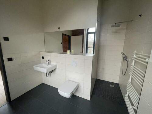 Bad mit Dusche - Etagenwohnung mit 84,00 m&sup2; in Dresden zum Kaufen