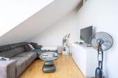 Wohnbereich (Ansicht 2) - 2 Zimmer Etagenwohnung in Neufinsing