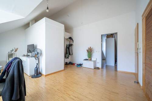 Wohn-/Eingangsbereich - 