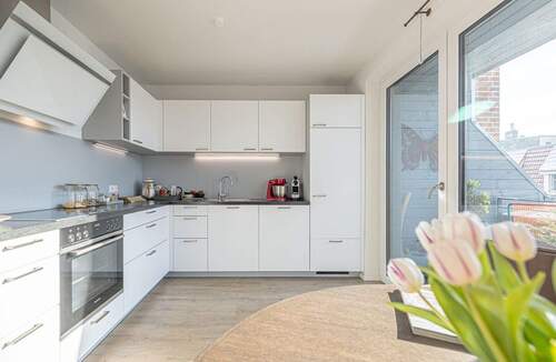 Küche mit Loggia-Zugang - 