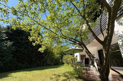 Sommer Garten - Ein- Zweifamilienhaus mit wunderbarem Garten!