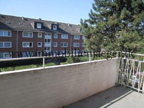 Balkon rechts - 3 Zimmer Etagenwohnung in Hamburg