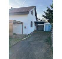 Sofort verfügbares, freistehendes 2 Familienhaus mit Garten in Hattenhofen !