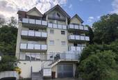 Wohnhaus - Attraktive 3,5-Zimmer-Wohnung mit Balkon, Aufzug & Tiefgarage in Horb a. N. - Innenbilder folgen