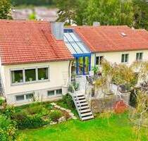 Großzügiges Einfamilienhaus mit ausgebautem Keller + Weitläufiger Garten + Saniert 1999 - Eichstätt / Landershofen