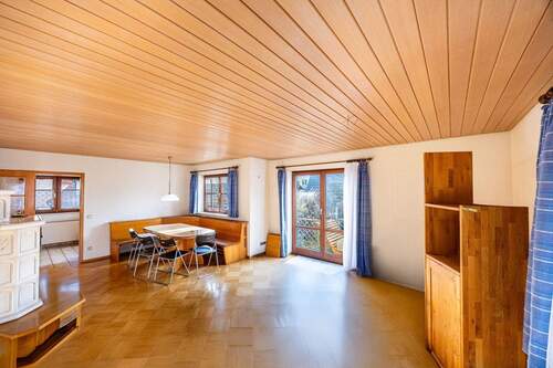 Wohn- und Essbereich - 8 Zimmer Einfamilienhaus zum Kaufen in Sachsenheim