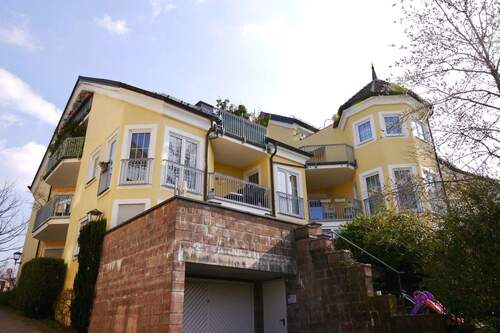 Hausansicht - Stilvolle und extravagante Wohnung in Taunusstein-Hambach