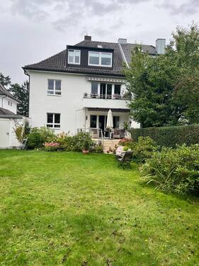 Gartenansicht - D-Benrath: modernisiertes 3-Familien-Haus im Musikantenviertel, schöner Garten, Garage, neue Heizung