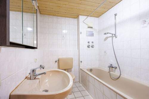 Badezimmer - Etagenwohnung mit 48,00 m&sup2; in Bietigheim-Bissingen zum Kaufen
