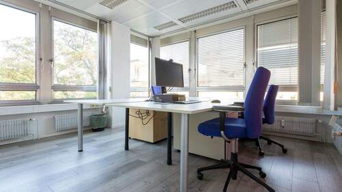 Titelbild - Helle Büroräume in zentraler Lage mit Skylineblick - flexibel & möbliert