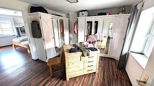 1. OG Ankleidezimmer 1 - 1 Zimmer Einfamilienhaus in Ruppertsweiler