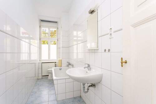 Bad - Eigenbedarfskündigung möglich (9 Monate Frist) - Vermietete 3-Zimmer-Wohnung nahe Schloßstraße