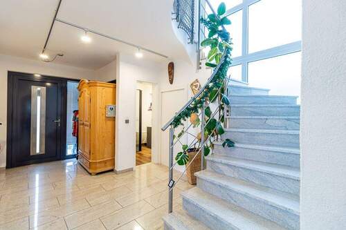 Eingangsbereich - Einfamilienhaus mit 250,00 m&sup2; in Bayreuth / Meyernberg zum Kaufen