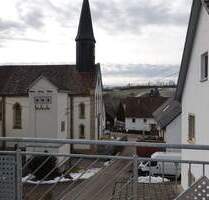 Attraktive 8 Zimmerwohnung Wohnung mit zusätzlichem Dachgeschoss, Garage und 2 Balkone in EpfenhofenBlumberg