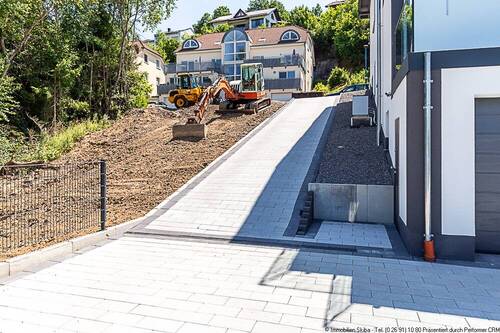 steile Garagenzufahrt - 