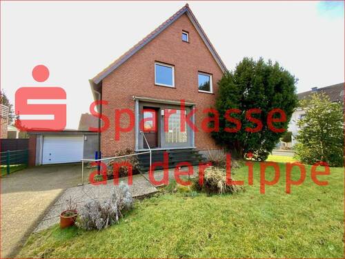 Hausansicht Vorderseite - Werne-Am Bellingholz: freistehendes Einfamilienhaus in ruhiger Nachbarschaft