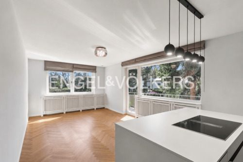 Offener Wohn-/Ess-/Küchenbereich - 2 Zimmer Etagenwohnung zum Kaufen in Berlin
