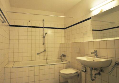 Badezimmer - Etagenwohnung mit 59,00 m&sup2; in Köln zur Miete