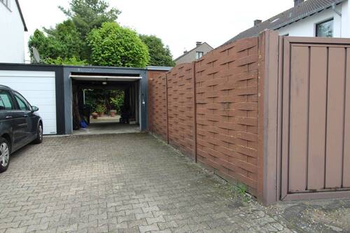 Garage von außen - 