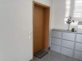 Eingangsbereich Treppenhaus EG - 3 Zimmer Etagenwohnung zum Kaufen in Böblingen