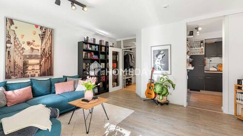 Wohnzimmer 2 - 2 Zimmer Etagenwohnung zum Kaufen in Hannover