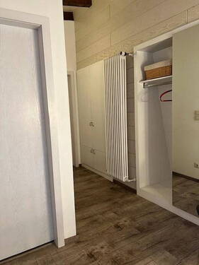 Flur im DG - Mehrfamilienhaus, Wohnhaus mit 159,70 m&sup2; in Schönbrunn-Allemühl zum Kaufen