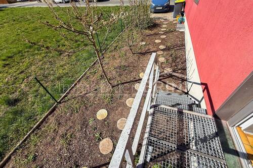 11 Balkontreppe zum Aussenbereich.jpg - 