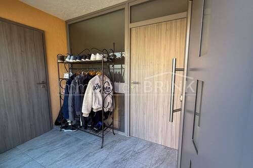 3 Eingang.jpg - 1 Zimmer Mehrfamilienhaus, Wohnhaus in Markt Erlbach