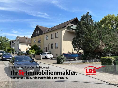 Vorderseite - Mehrfamilienhaus mit 3 Wohneinheiten