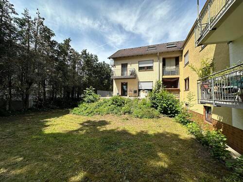 Rückseite - 8 Zimmer Mehrfamilienhaus, Wohnhaus zum Kaufen in Bischofsheim