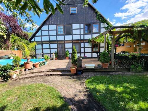 Haupthaus - 9 Zimmer Mehrfamilienhaus, Wohnhaus in Nauen