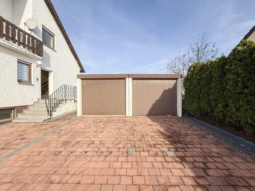 zwei Einzelgaragen inklusive - 5 Zimmer Einfamilienhaus in Marktoffingen / Minderoffingen