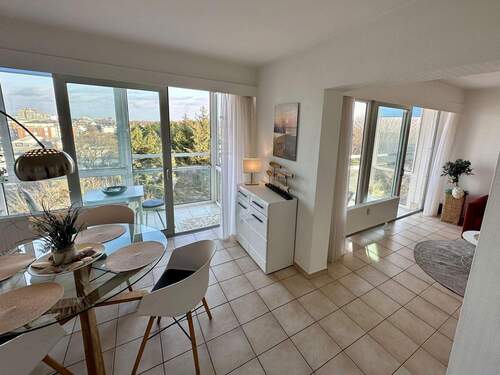 Wohn und Essbereich - Über den Dächern von Duhnen, exklusive 51 qm 2-Zimmer Wohnung mit Seeblick direkt am Strand