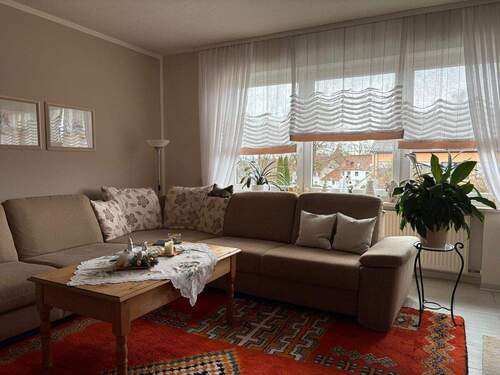 Wohnzimmer - 4 Zimmer Etagenwohnung zur Miete in Aichach