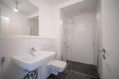 Badezimmer mit Dusche - 