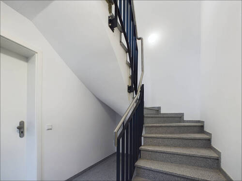 Treppenhaus - Etagenwohnung mit 84,70 m² in Offenbach am Main zum Kaufen