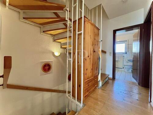 Flurbereich mit Treppenzugang - 